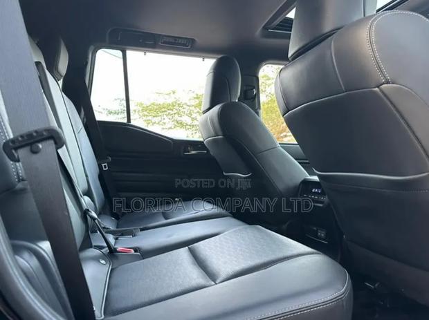 Toyota Land Cruiser Prado 2024 Black
