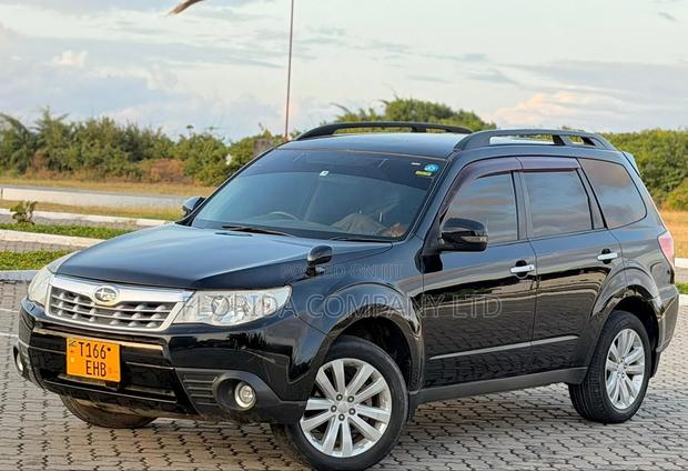 Subaru Forester 2011 Black