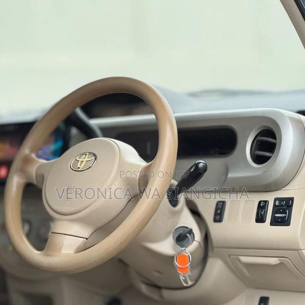 Toyota Porte 2007