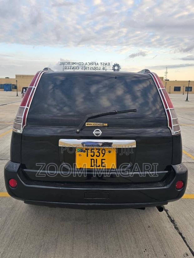 Nissan X-Trail 2006 Black