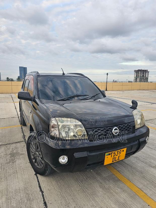 Nissan X-Trail 2006 Black