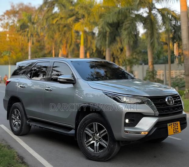 Toyota Fortuner 2021