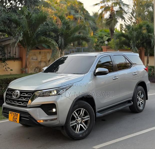 Toyota Fortuner 2021