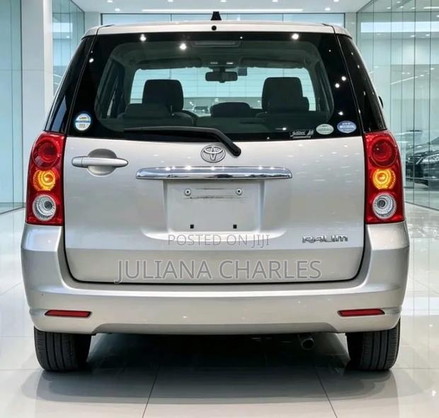 Toyota Rumion 1.5 FWD 2023 Gold