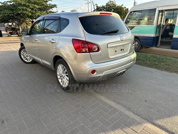 Nissan Dualis 2010 Silver