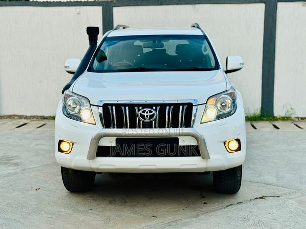 Toyota Land Cruiser Prado 4.0 i 2010 White