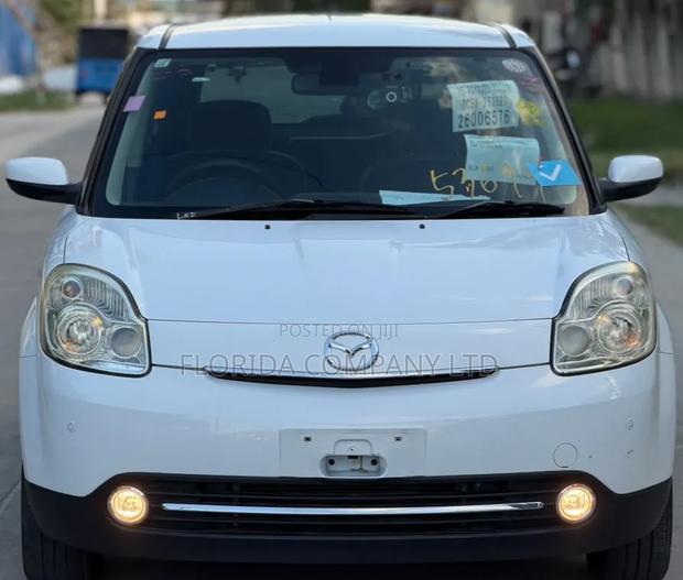 Mazda Verisa 2011 White