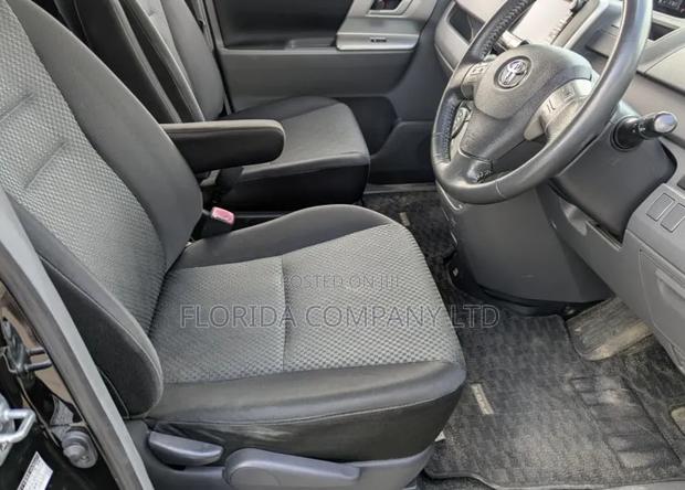 Toyota Noah 2007 Black