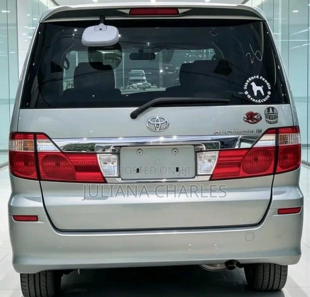 Toyota Alphard 2005 Silver
