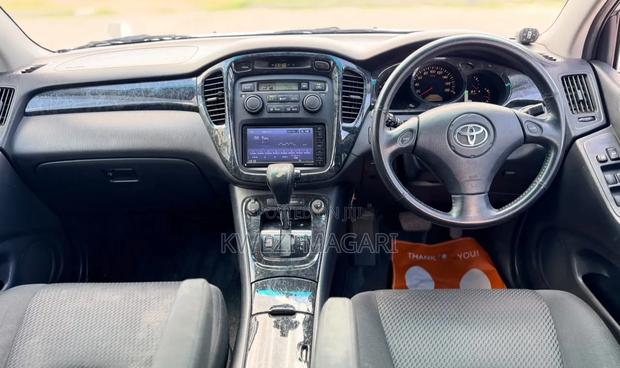 Toyota Kluger 2005 White