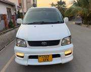 Toyota Noah 2001 White for sale
