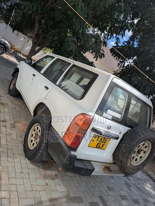 Nissan Patrol 2009 White