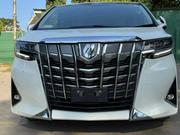 Toyota Alphard 2.5 Petrol FWD 2019 White for sale