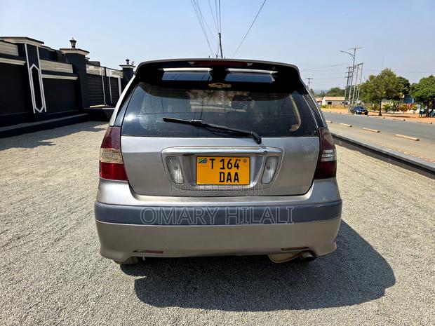 Toyota Nadia 2003 Silver