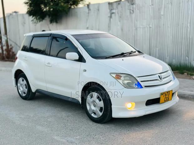 Toyota IST 2003 White