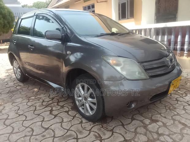 Toyota IST 2004 Gray