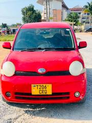 Toyota Sienta 2005 Red for sale