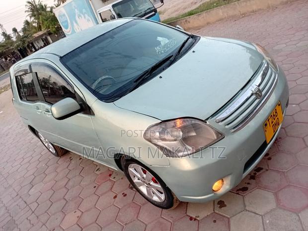 Toyota Raum 1.5 AWD 2004 Beige