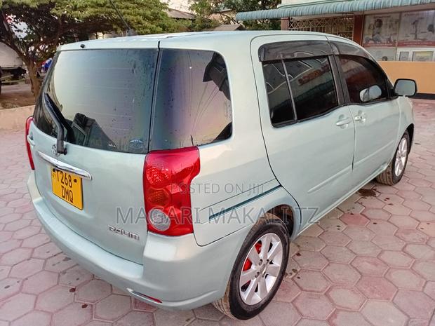Toyota Raum 1.5 AWD 2004 Beige