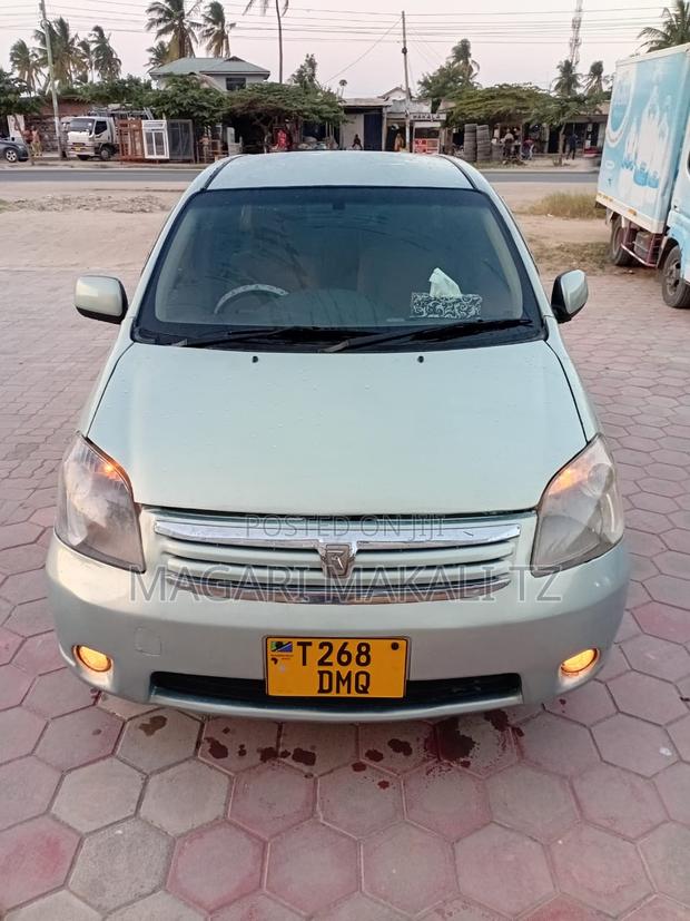 Toyota Raum 1.5 AWD 2004 Beige