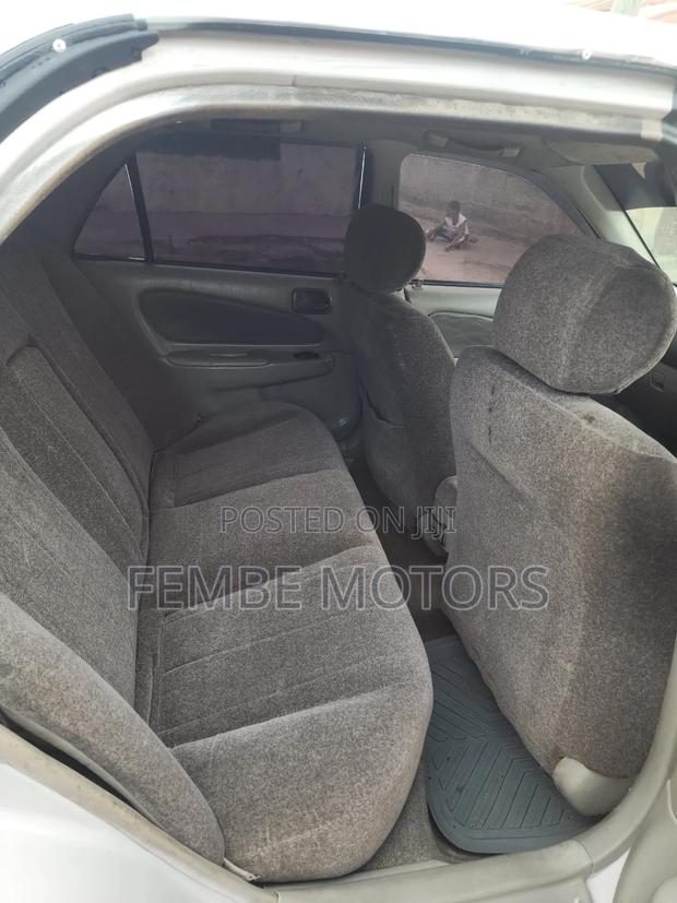 Toyota Corolla 2000 White