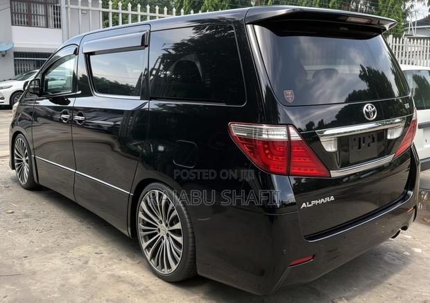 Toyota Alphard 2.4 Petrol FWD 2009 Black
