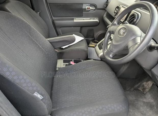 Toyota Corolla Rumion 2009 Black
