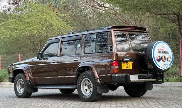 Nissan Patrol 1992 Brown