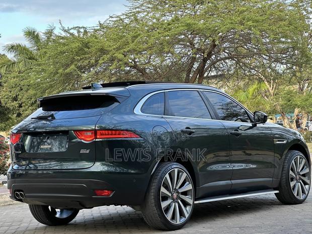 Jaguar F-Pace 2019 Green