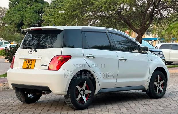 Toyota IST 2005 White