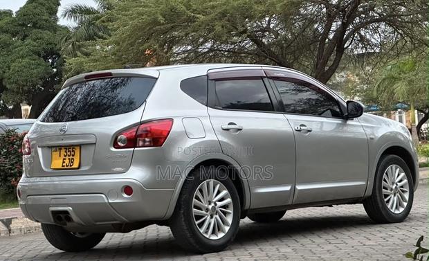 Nissan Dualis 2010 Silver