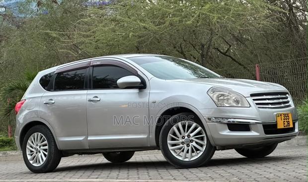 Nissan Dualis 2010 Silver