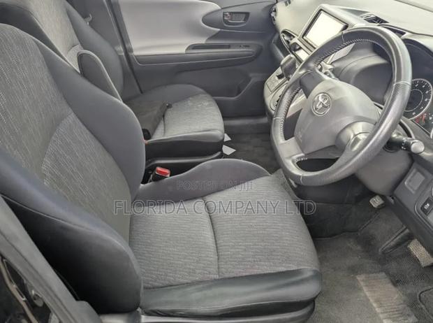 Toyota Wish 2011 Black