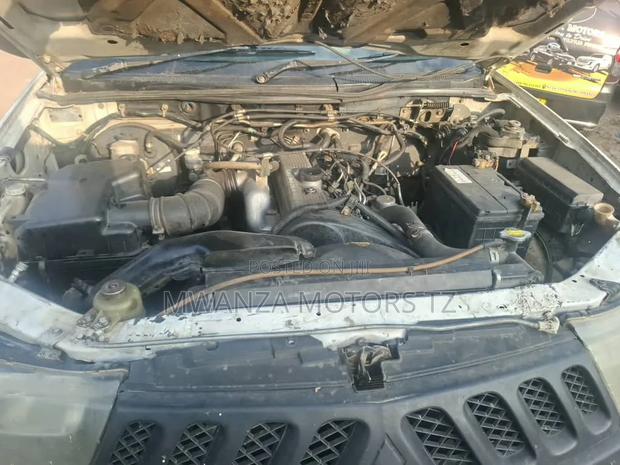 Mitsubishi L200 2009 White