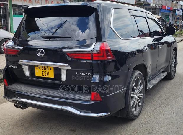 Lexus LX 2016 Black