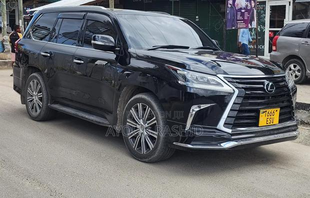 Lexus LX 2016 Black