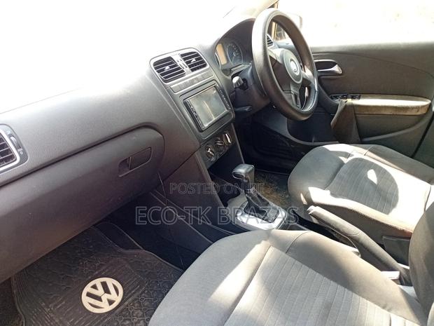 Volkswagen Polo 2009 Black