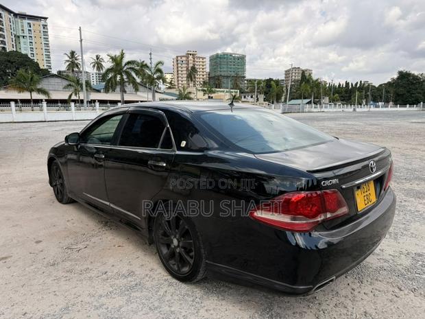 Toyota Crown 2008 Black