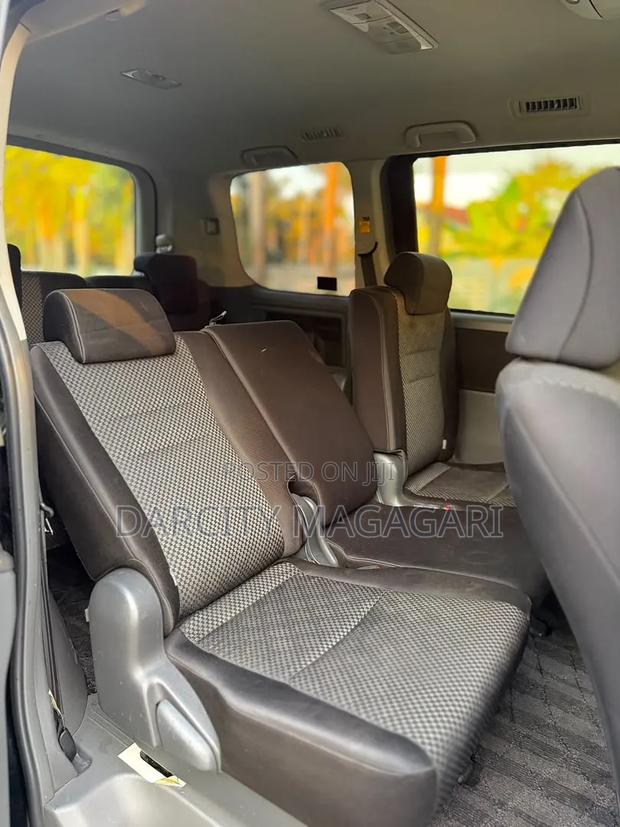 Toyota Noah 2009 Black