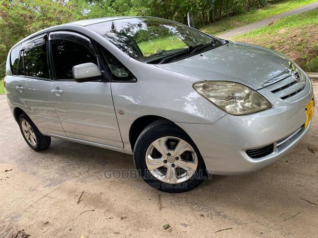 Toyota Corolla Spacio 2003 Silver