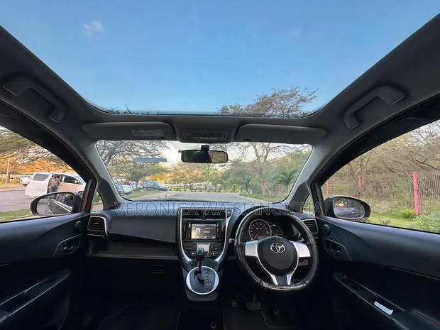Toyota Ractis 2015 Gray