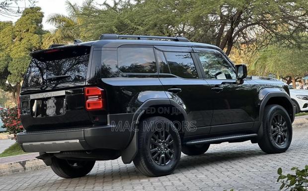 Toyota Land Cruiser Prado 2.8 2024 Black
