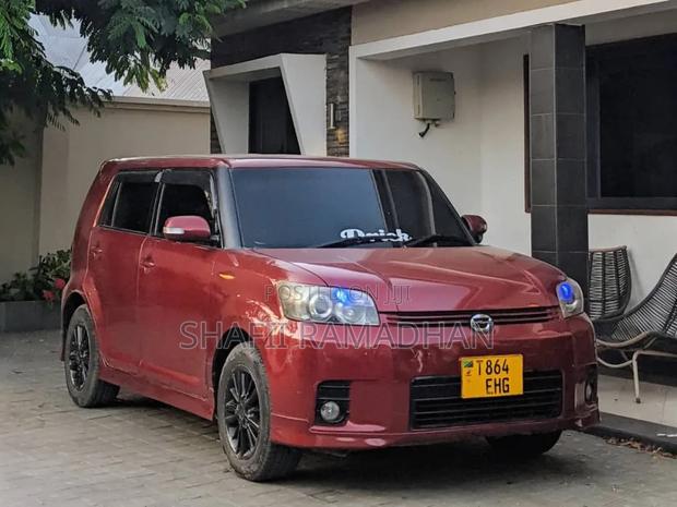 Toyota Corolla Rumion 2015 Maroon