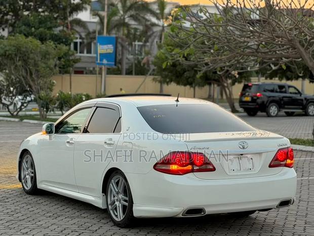 Toyota Crown 2020 White
