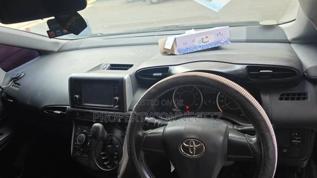Toyota Wish 2012 Black