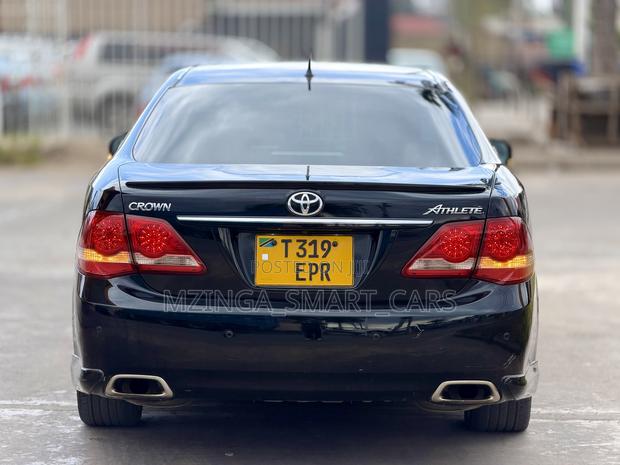 Toyota Crown 2009