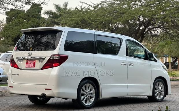 Toyota Alphard 2009 White