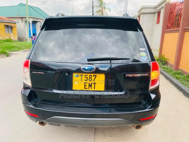 Subaru Forester 2012 Black