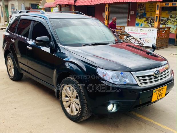 Subaru Forester 2012 Black