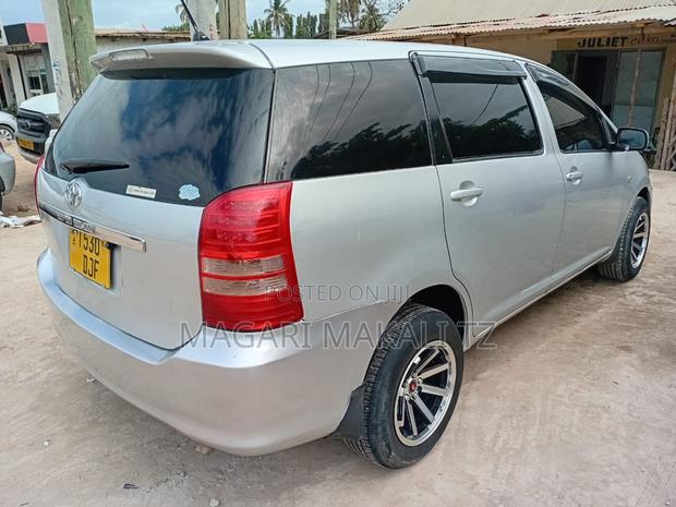 Toyota Wish 2004 Silver
